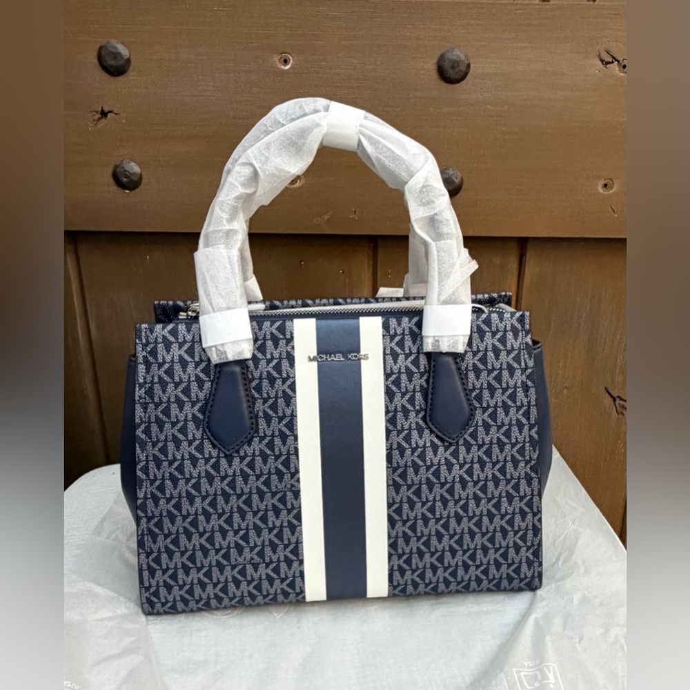 Michael Kors Marilyn Medium Signature Logo Stripe Satchel originally $398 NWT - Picture 7 of 9